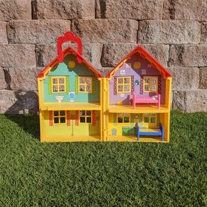 Peppa Pig's Yellow Deluxe 2-Story 4-Room Toy House Fold-n-Carry Playset USED